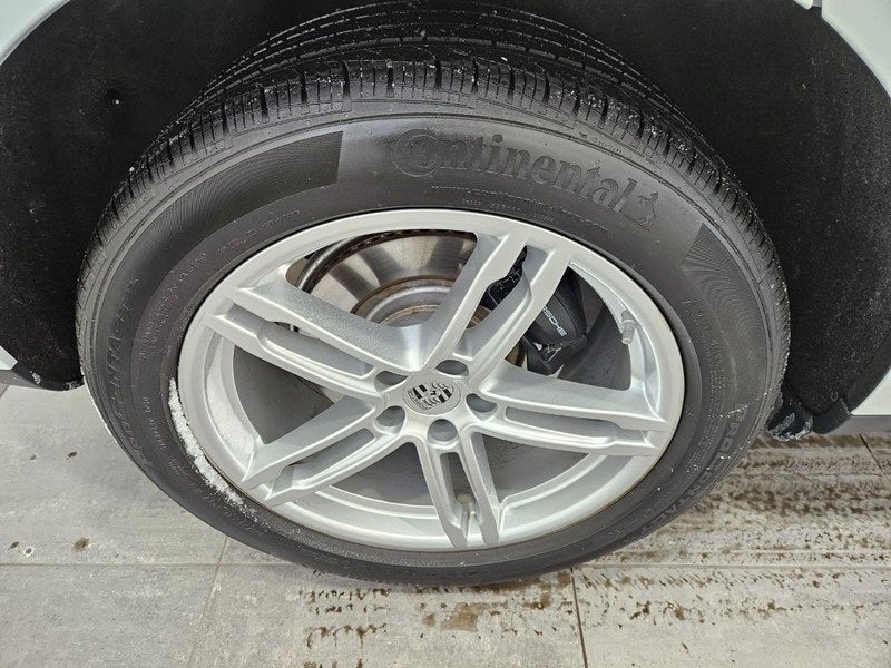 2025 Porsche Macan AWD