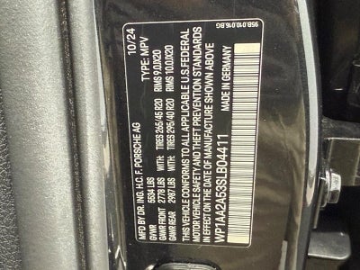 2025 Porsche Macan T