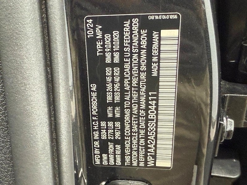 2025 Porsche Macan T