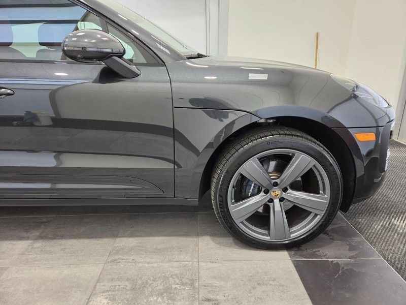 2025 Porsche Macan AWD