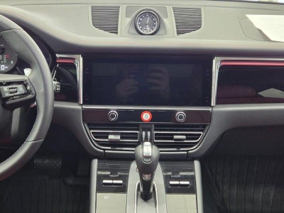 2025 Porsche Macan AWD