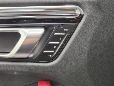2025 Porsche Macan AWD