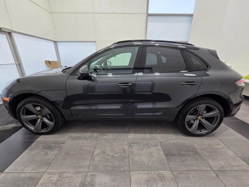 2025 Porsche Macan AWD