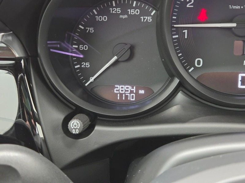 2025 Porsche Macan AWD