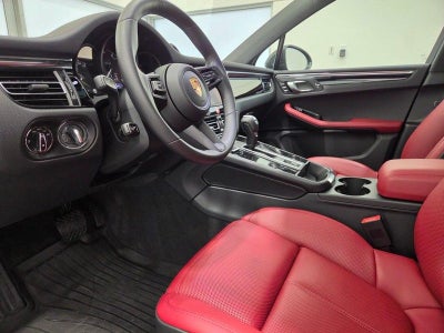 2025 Porsche Macan AWD