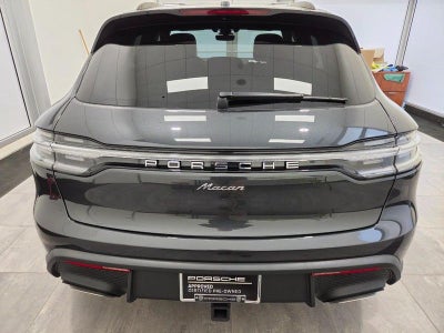 2025 Porsche Macan AWD