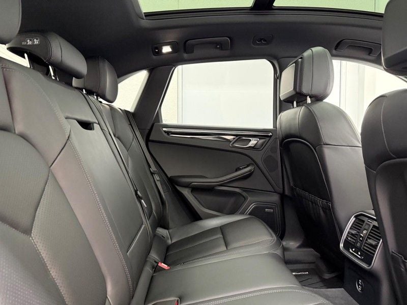 2025 Porsche Macan AWD