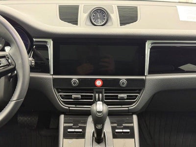 2025 Porsche Macan AWD