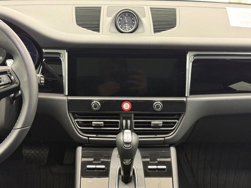 2025 Porsche Macan AWD
