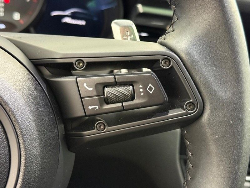 2025 Porsche Macan AWD