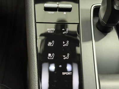 2025 Porsche Macan AWD