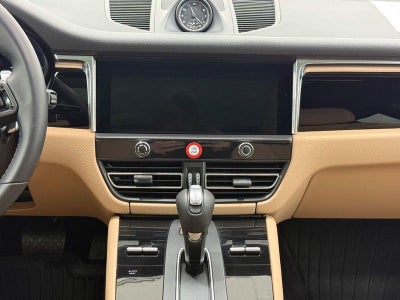 2025 Porsche Macan AWD