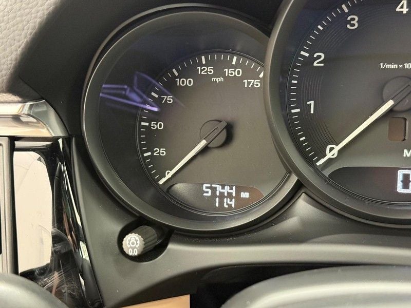 2025 Porsche Macan AWD