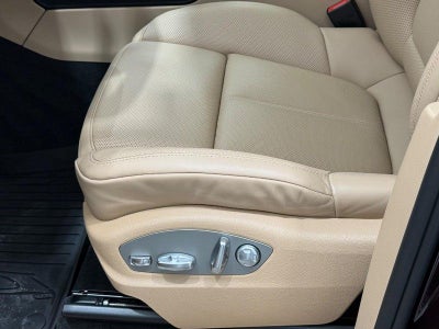 2025 Porsche Macan AWD