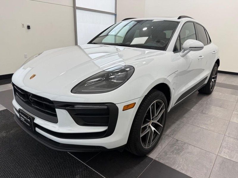 2025 Porsche Macan AWD