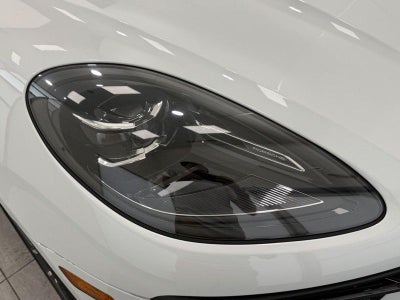 2025 Porsche Macan AWD