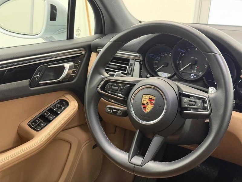 2025 Porsche Macan AWD
