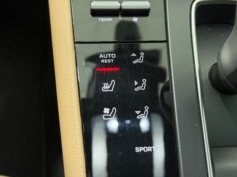 2025 Porsche Macan AWD