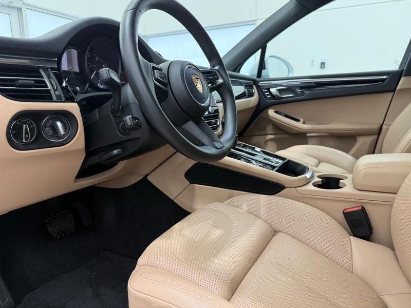 2025 Porsche Macan AWD