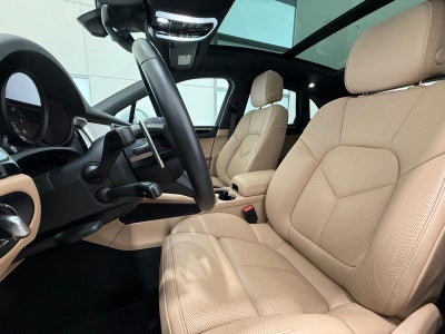 2025 Porsche Macan AWD