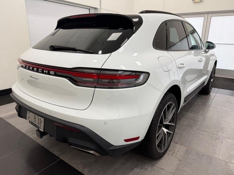2025 Porsche Macan AWD