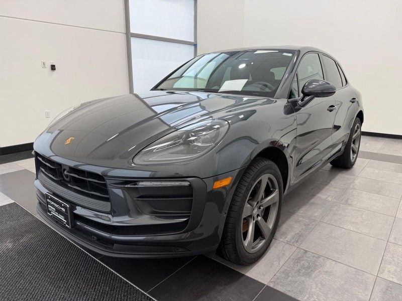 2025 Porsche Macan AWD