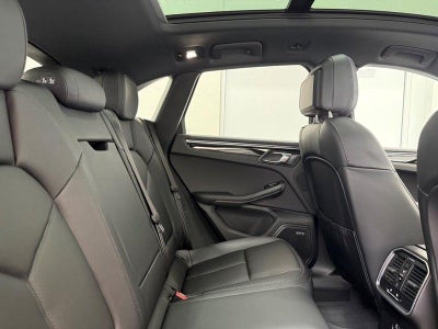 2025 Porsche Macan AWD