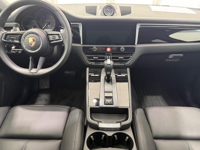 2025 Porsche Macan AWD
