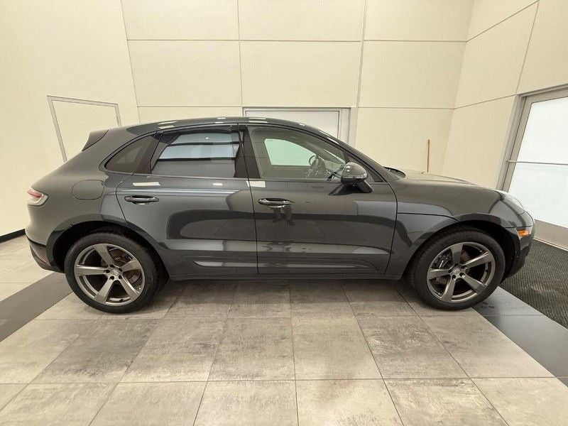 2025 Porsche Macan AWD