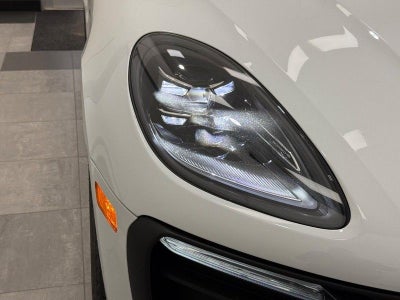 2026 Porsche Macan Base