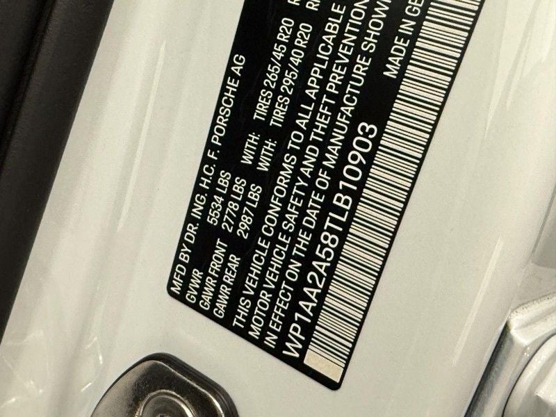 2026 Porsche Macan Base