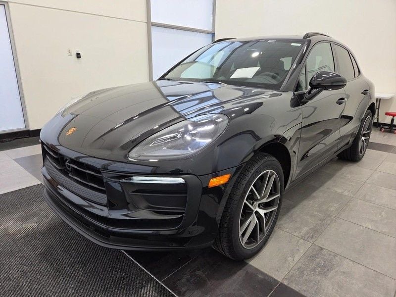 2025 Porsche Macan AWD