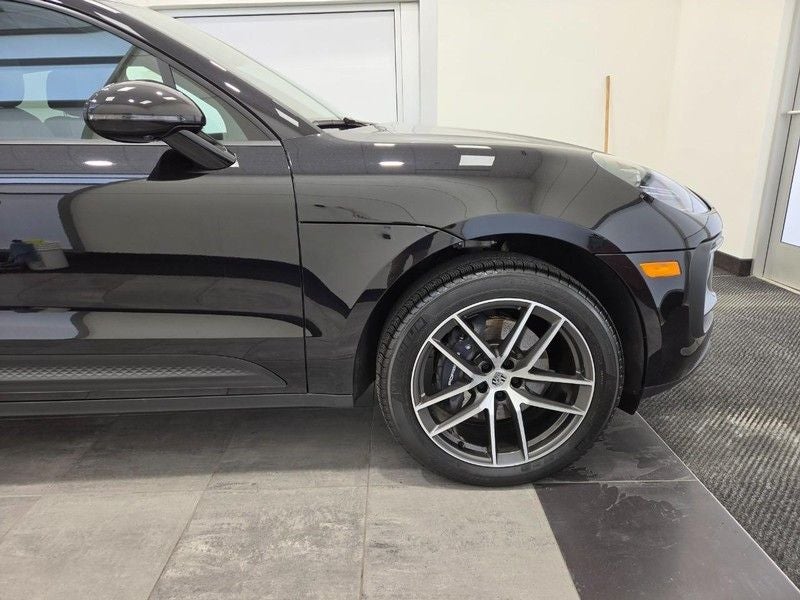 2025 Porsche Macan AWD