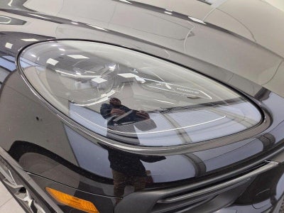 2025 Porsche Macan AWD
