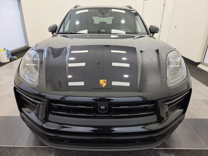 2025 Porsche Macan AWD