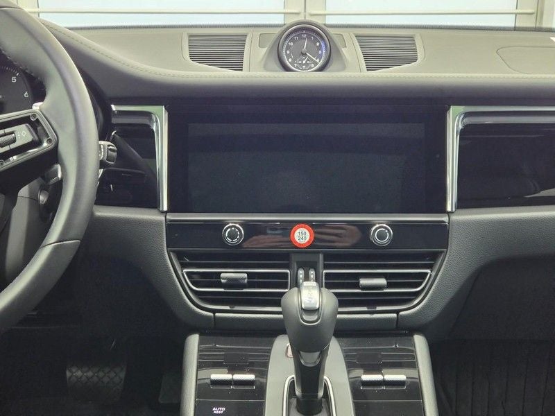 2025 Porsche Macan AWD