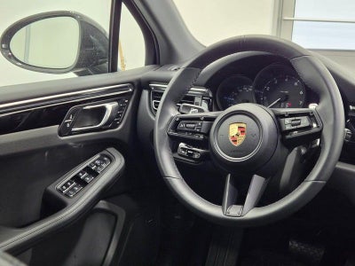 2025 Porsche Macan AWD