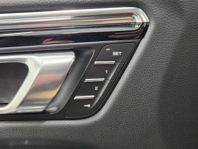 2025 Porsche Macan AWD