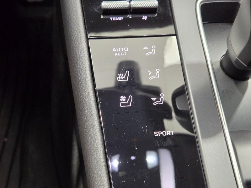 2025 Porsche Macan AWD