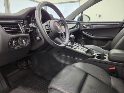 2025 Porsche Macan AWD