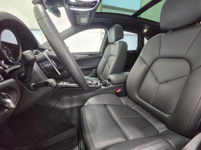 2025 Porsche Macan AWD