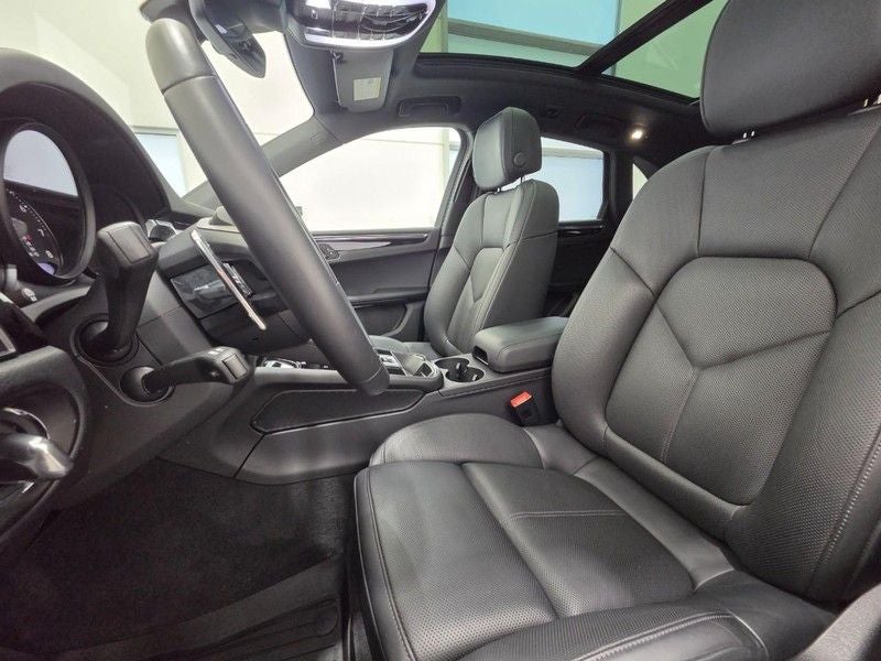2025 Porsche Macan AWD