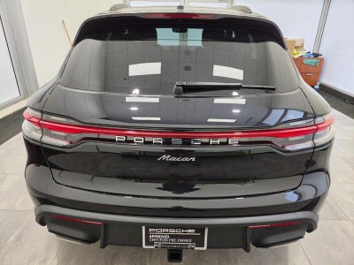2025 Porsche Macan AWD