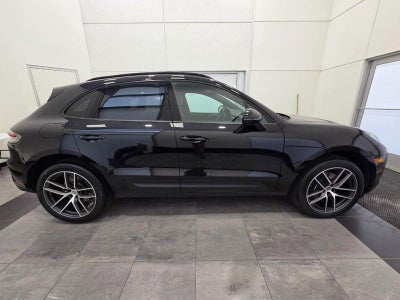 2025 Porsche Macan AWD