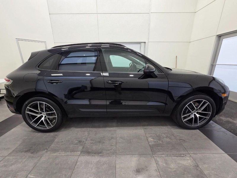 2025 Porsche Macan AWD