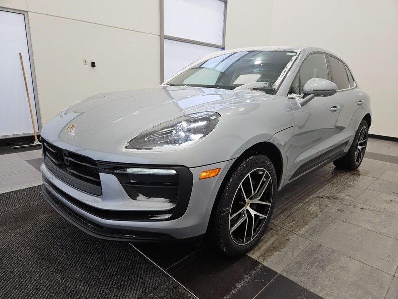 2025 Porsche Macan AWD