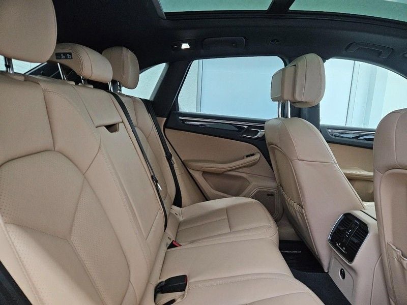 2025 Porsche Macan AWD
