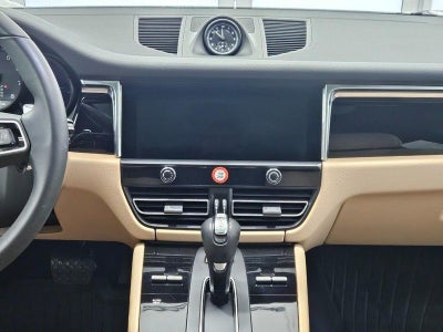 2025 Porsche Macan AWD