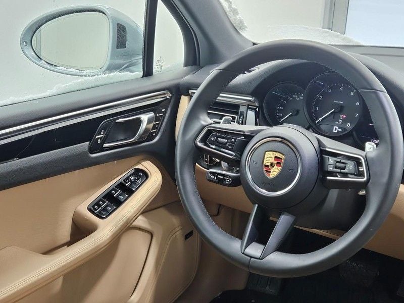 2025 Porsche Macan AWD