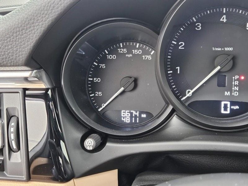 2025 Porsche Macan AWD